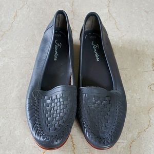 Leather slip-on classic shoes
